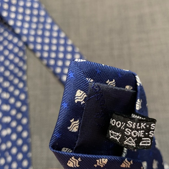 Salvatore Ferragamo Fish Print Silk Tie (Blue) - Picture 7 of 11